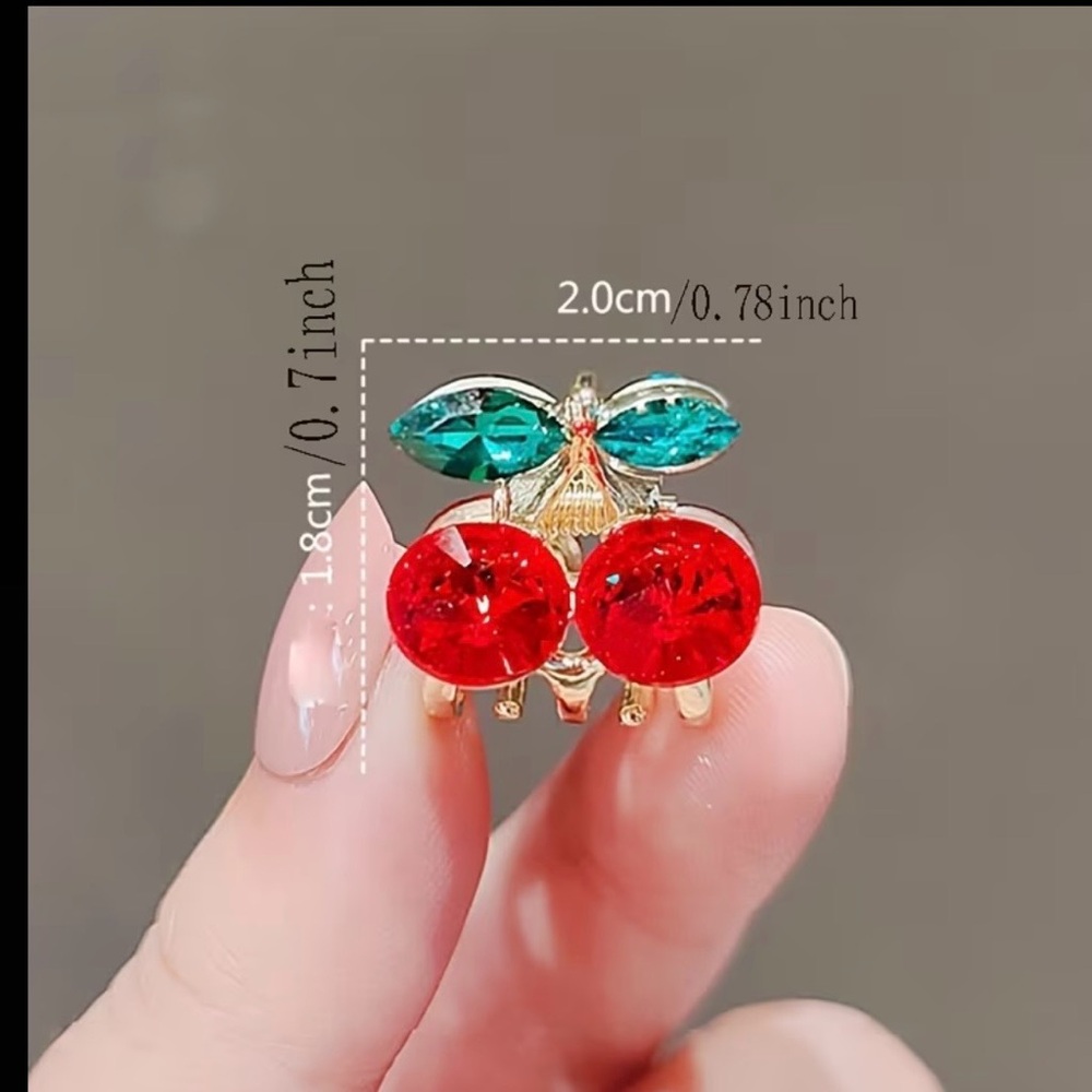 Set of cherry 🍒 rhinestone mini hair clips - Picture 4 of 4